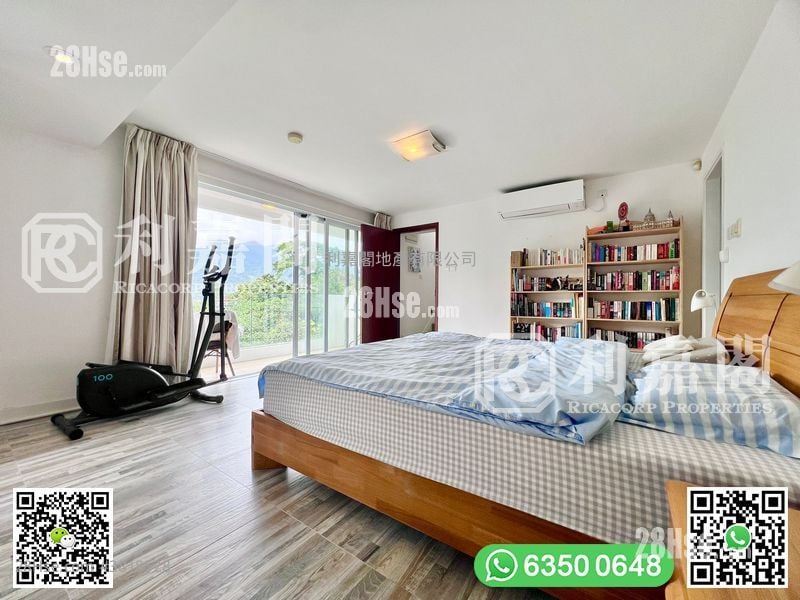 南围 售盘 4 房 , 3 浴室 2,100 平方尺