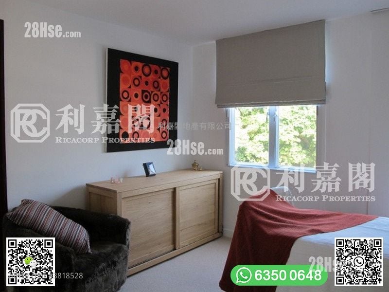 南围 售盘 4 房 , 3 浴室 2,100 平方尺