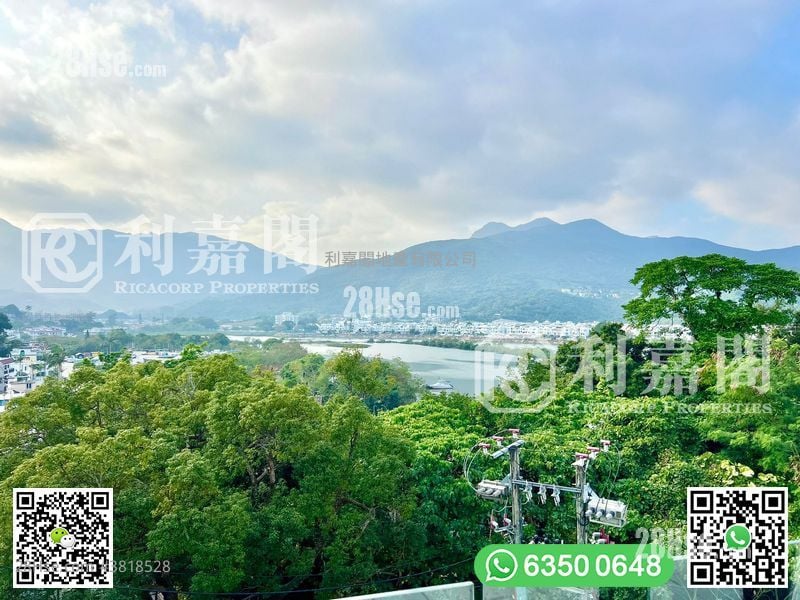 南围 售盘 4 房 , 3 浴室 2,100 平方尺