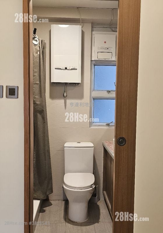 康华大厦 售盘 2 房 , 1 浴室 325 平方尺