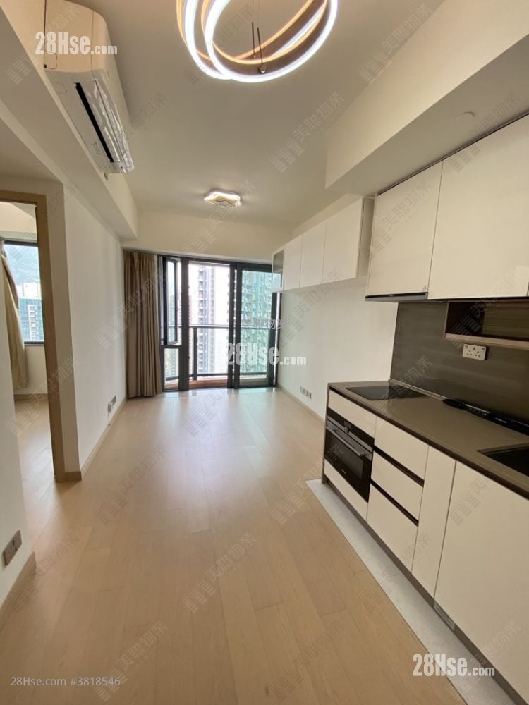 K. Summit Sell 2 Bedrooms 459 ft²