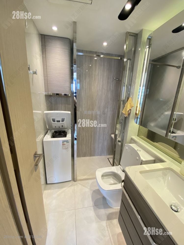 K. Summit Sell 2 Bedrooms 459 ft²