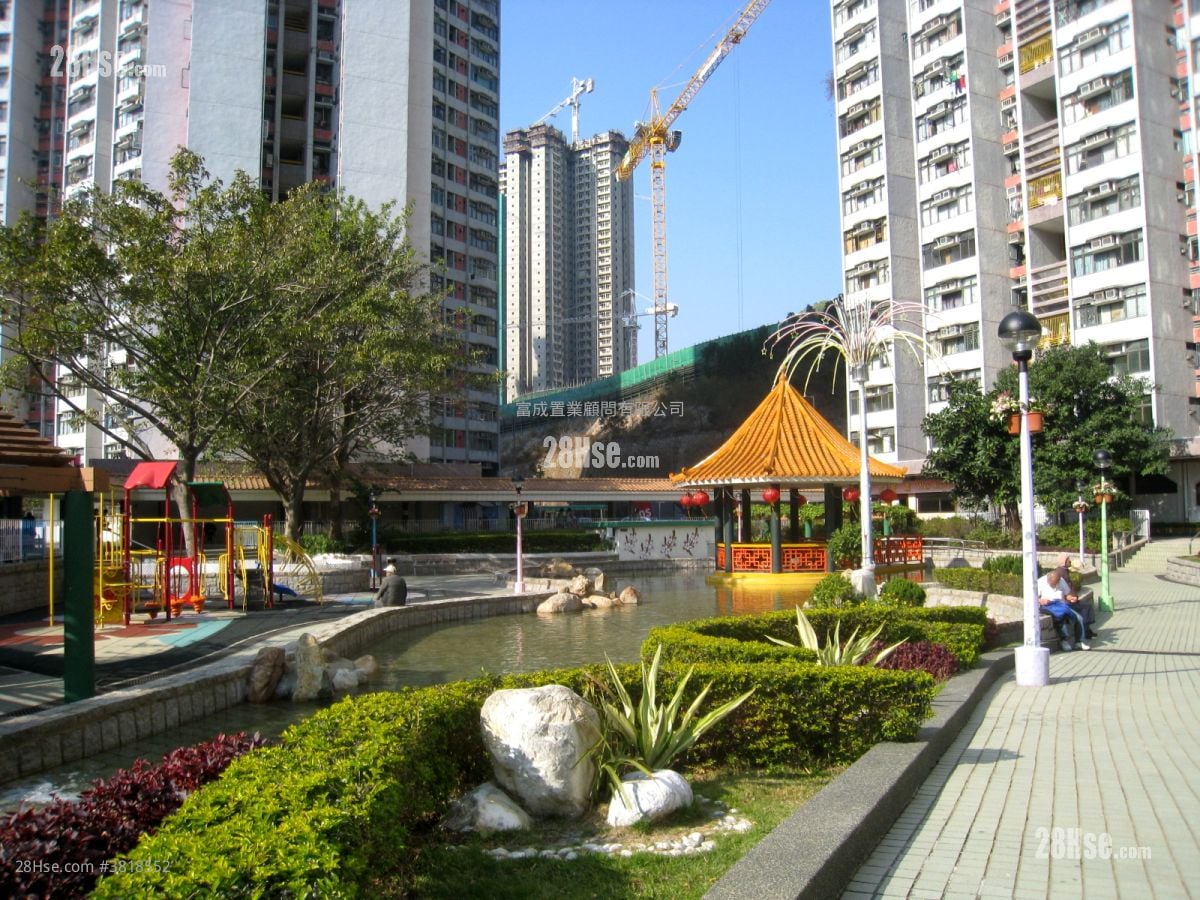 Choi Ha Estate Sell 2 Bedrooms , 1 Bathroom 443 ft²