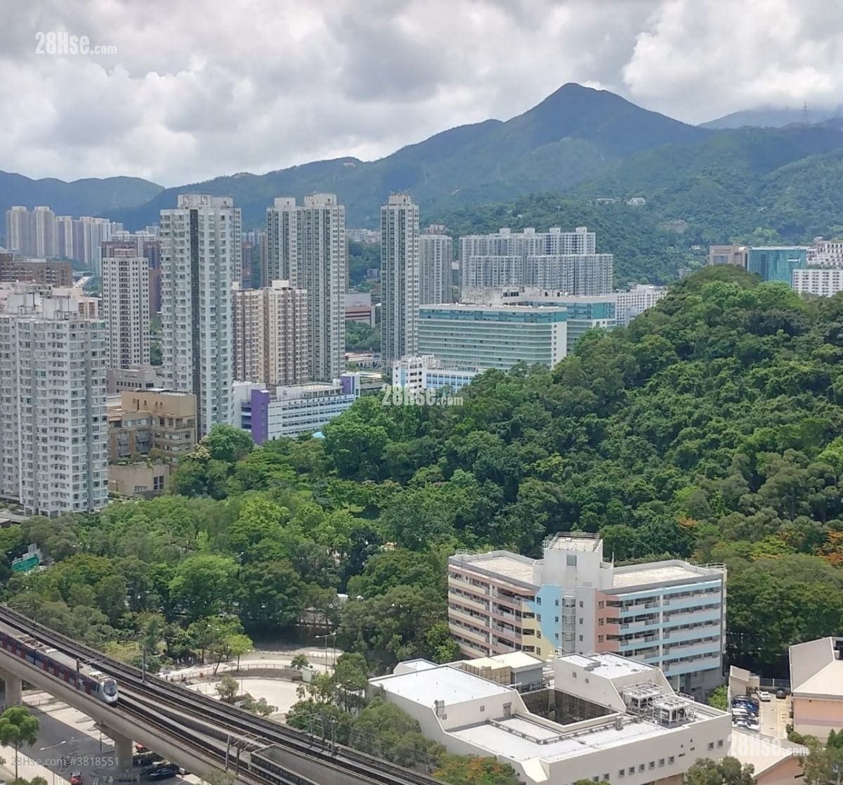 Yu Chui Court Sell 3 Bedrooms , 2 Bathrooms 650 ft²