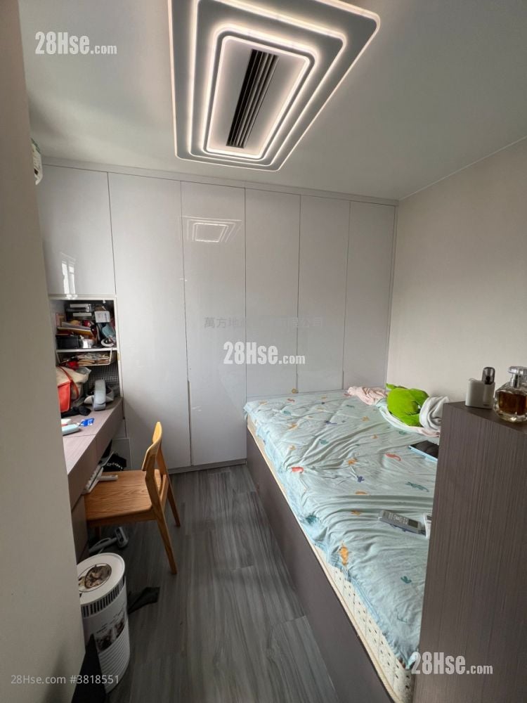 Yu Chui Court Sell 3 Bedrooms , 2 Bathrooms 650 ft²