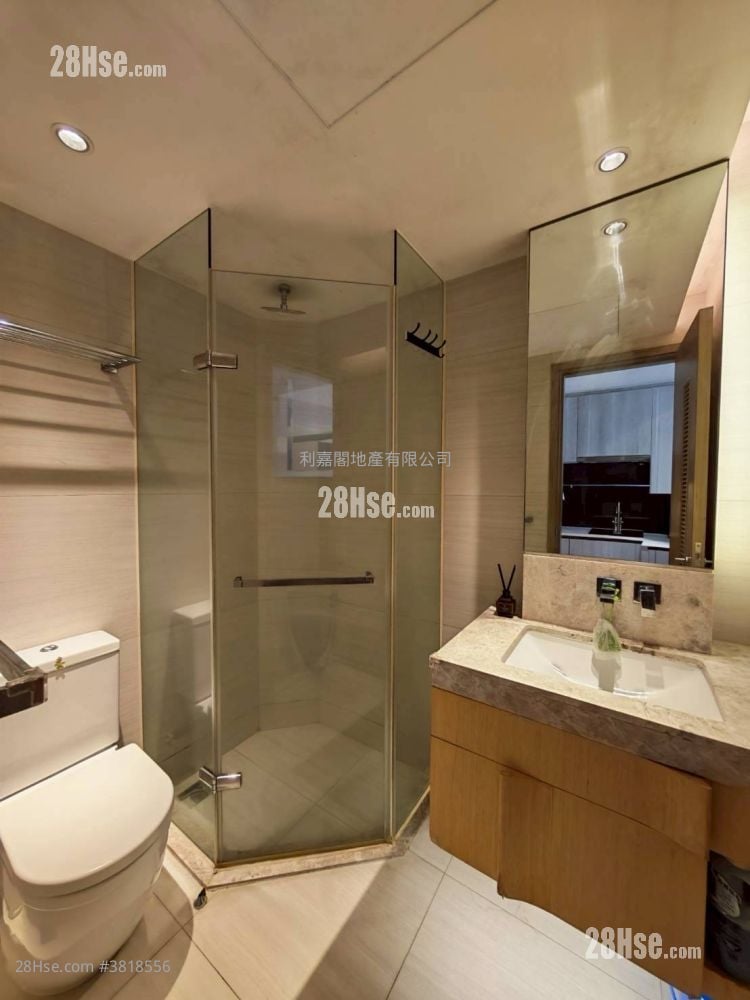 Twin Regency Sell 300 ft²