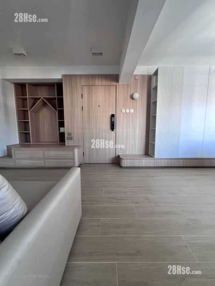 Gallant Villa Sell 3 Bedrooms , 2 Bathrooms 725 ft²