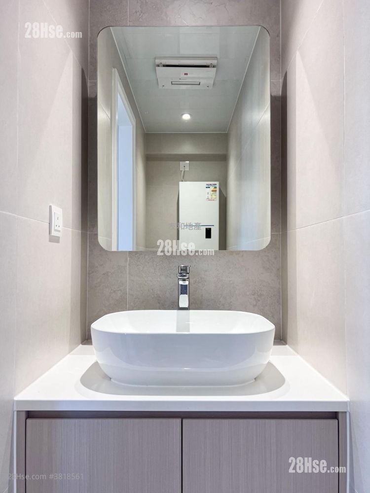 Gallant Villa Sell 3 Bedrooms , 2 Bathrooms 725 ft²