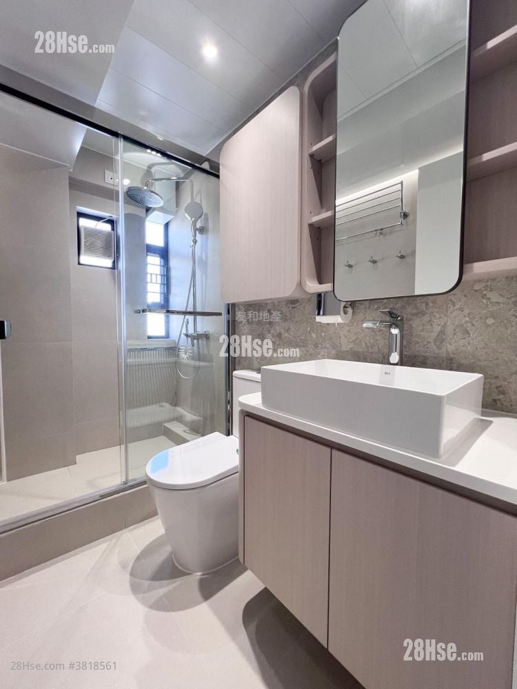 Gallant Villa Sell 3 Bedrooms , 2 Bathrooms 725 ft²