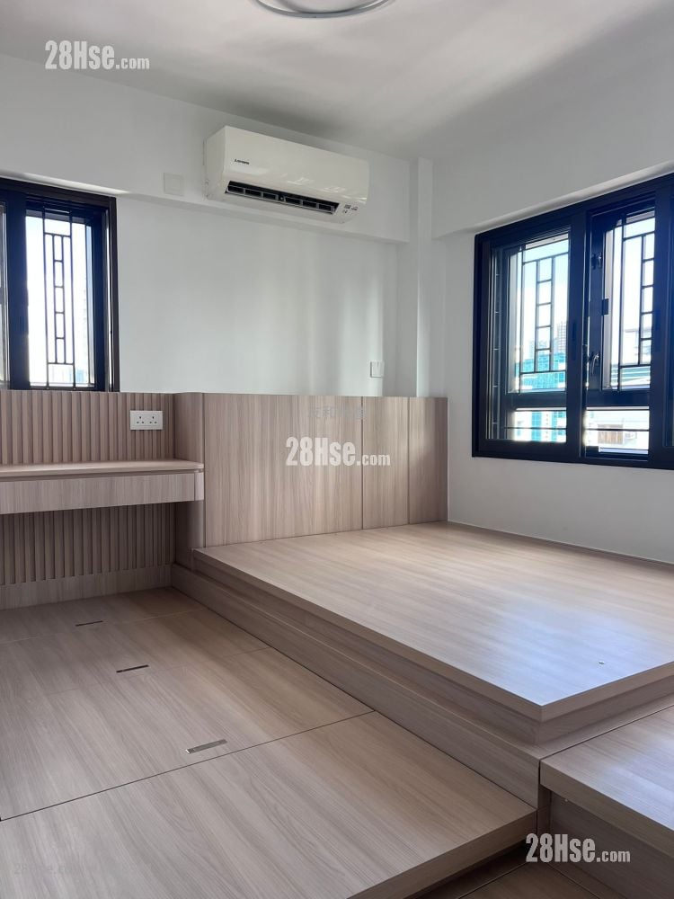 Gallant Villa Sell 3 Bedrooms , 2 Bathrooms 725 ft²