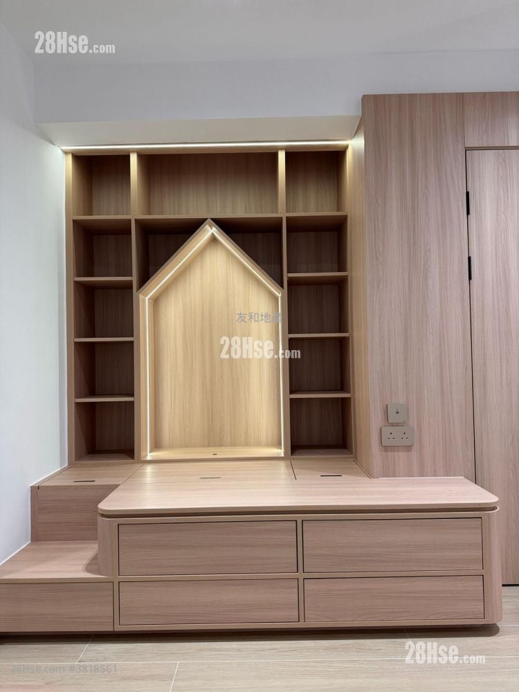 Gallant Villa Sell 3 Bedrooms , 2 Bathrooms 725 ft²