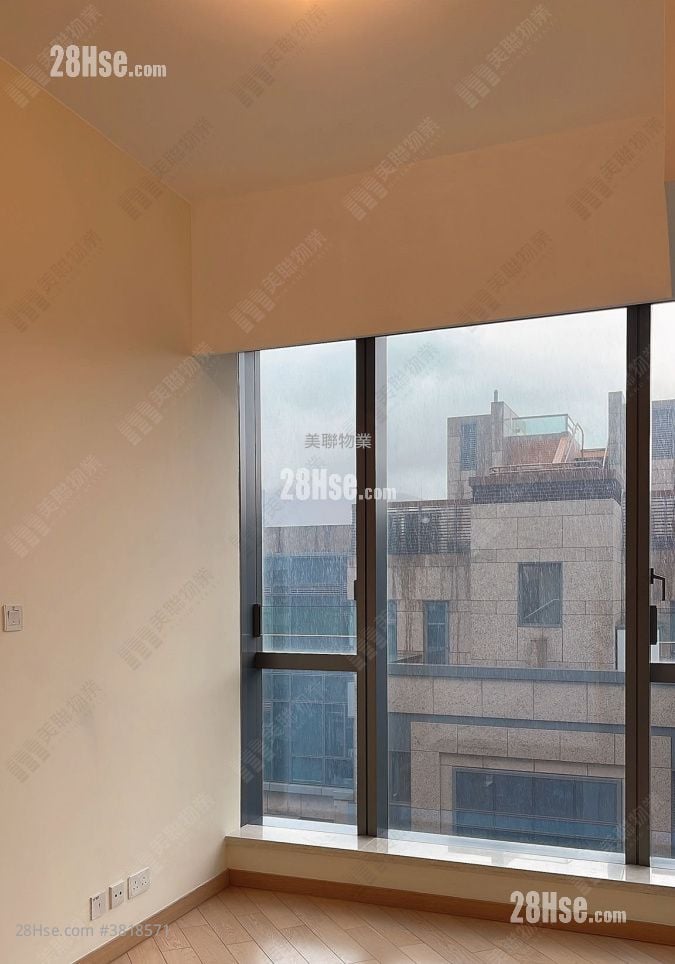 bedroom 1: Riva Sell 3 Bedrooms , 2 Bathrooms 649 ft²