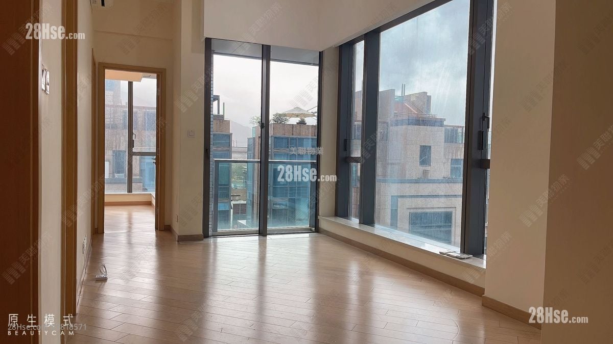 living room: Riva Sell 3 Bedrooms , 2 Bathrooms 649 ft²