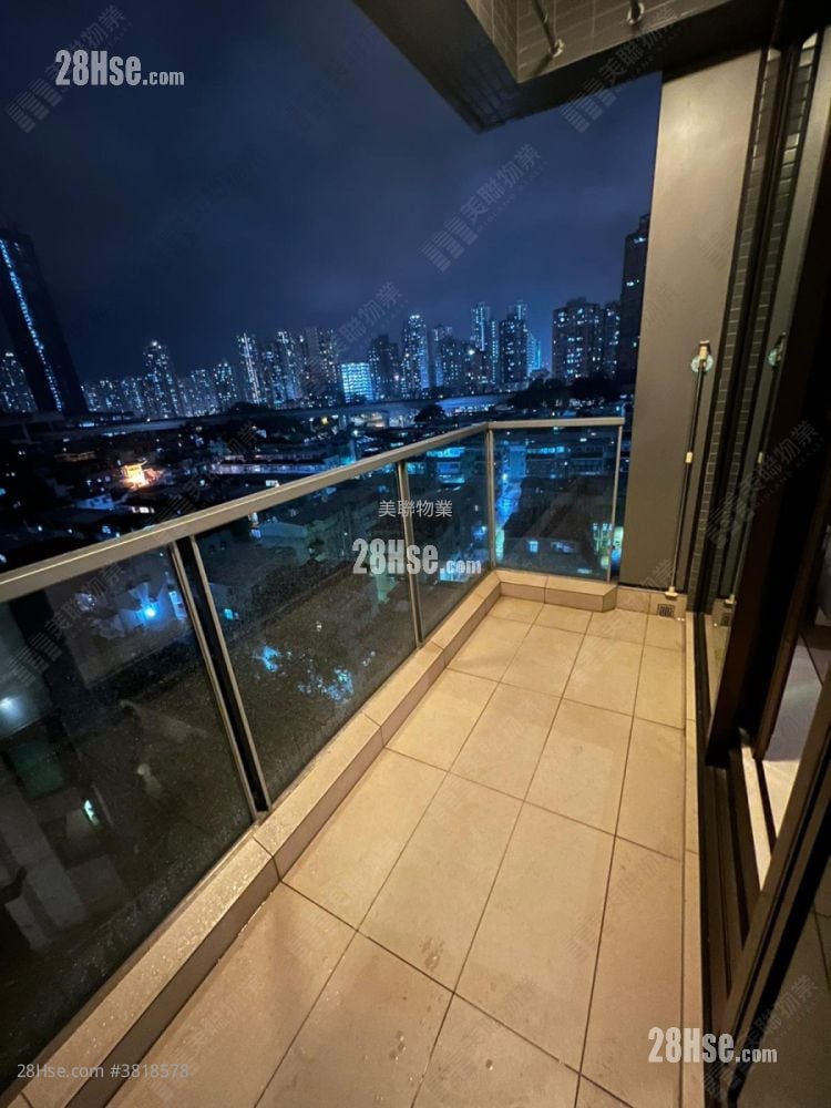balcony: One Regent Place Sell 3 Bedrooms , 2 Bathrooms 860 ft²