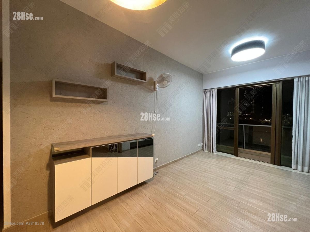 living room: One Regent Place Sell 3 Bedrooms , 2 Bathrooms 860 ft²