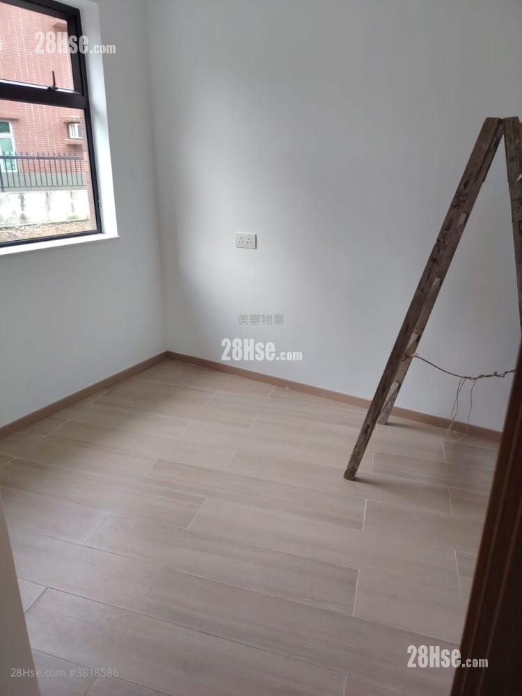 主人房: 東頭村 售盤 2 房 , 1 浴室 521 平方呎