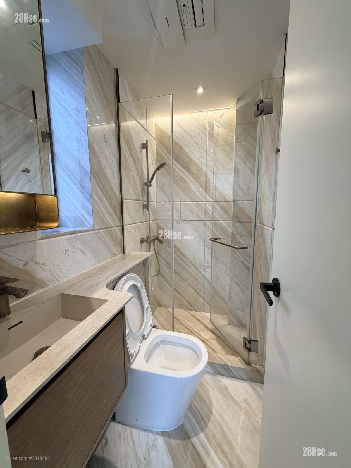 紅磡單幢 租盤 1 房 , 1 浴室 249 平方呎