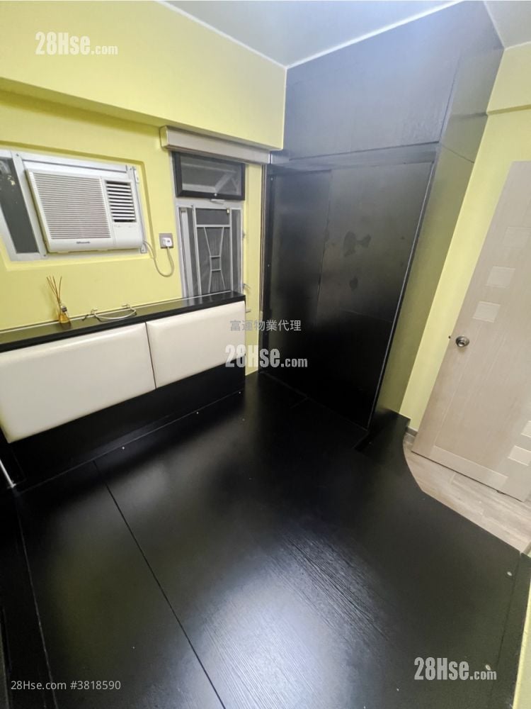 主人房: 單幢樓房 租盤 3 房 , 1 浴室 426 平方呎