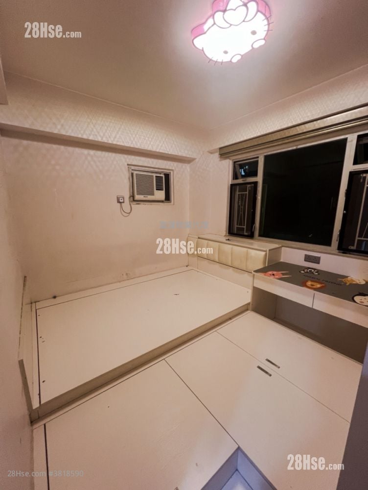 睡房 2: 單幢樓房 租盤 3 房 , 1 浴室 426 平方呎