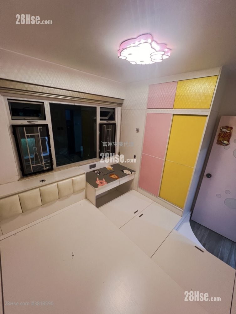 睡房 2: 單幢樓房 租盤 3 房 , 1 浴室 426 平方呎