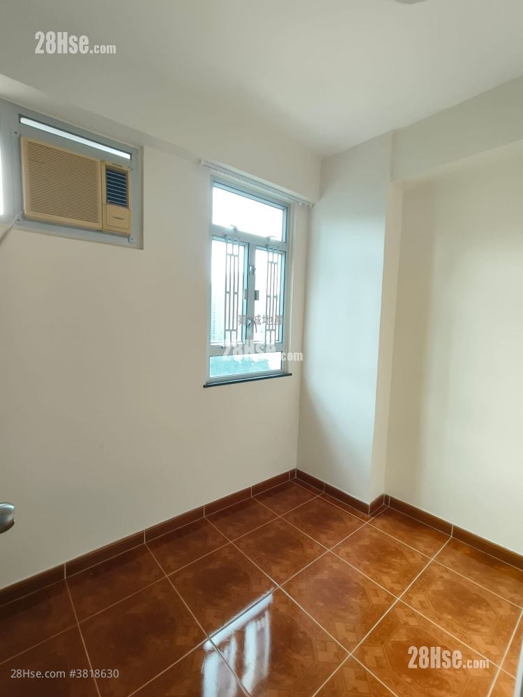 大埔广场 租盘 377 平方尺