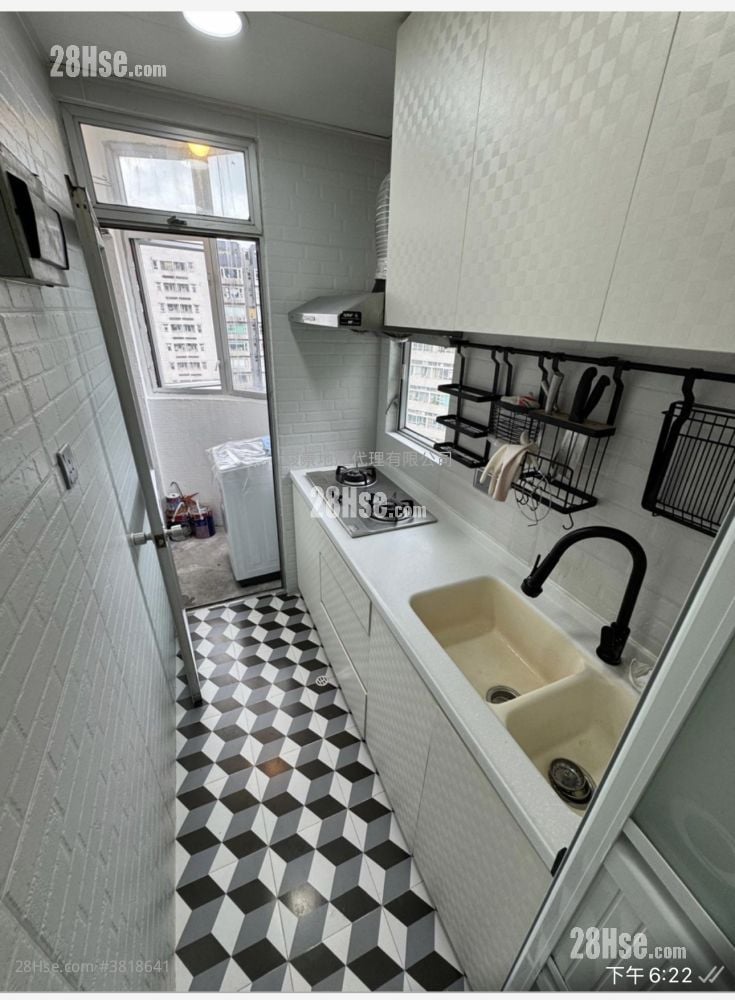 新和富大廈 售盤 3 房 , 1 浴室 351 平方呎