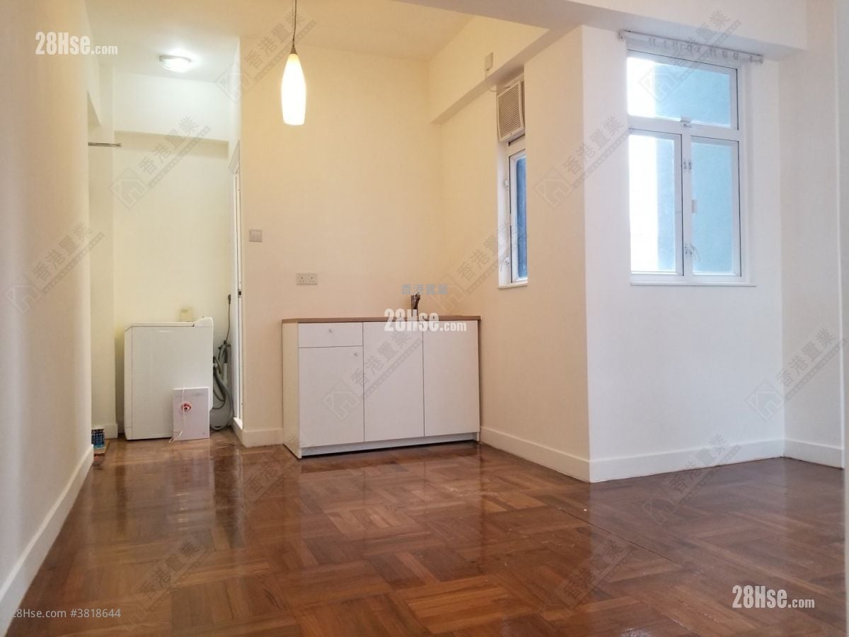 山河大廈 售盤 1 浴室 240 平方呎