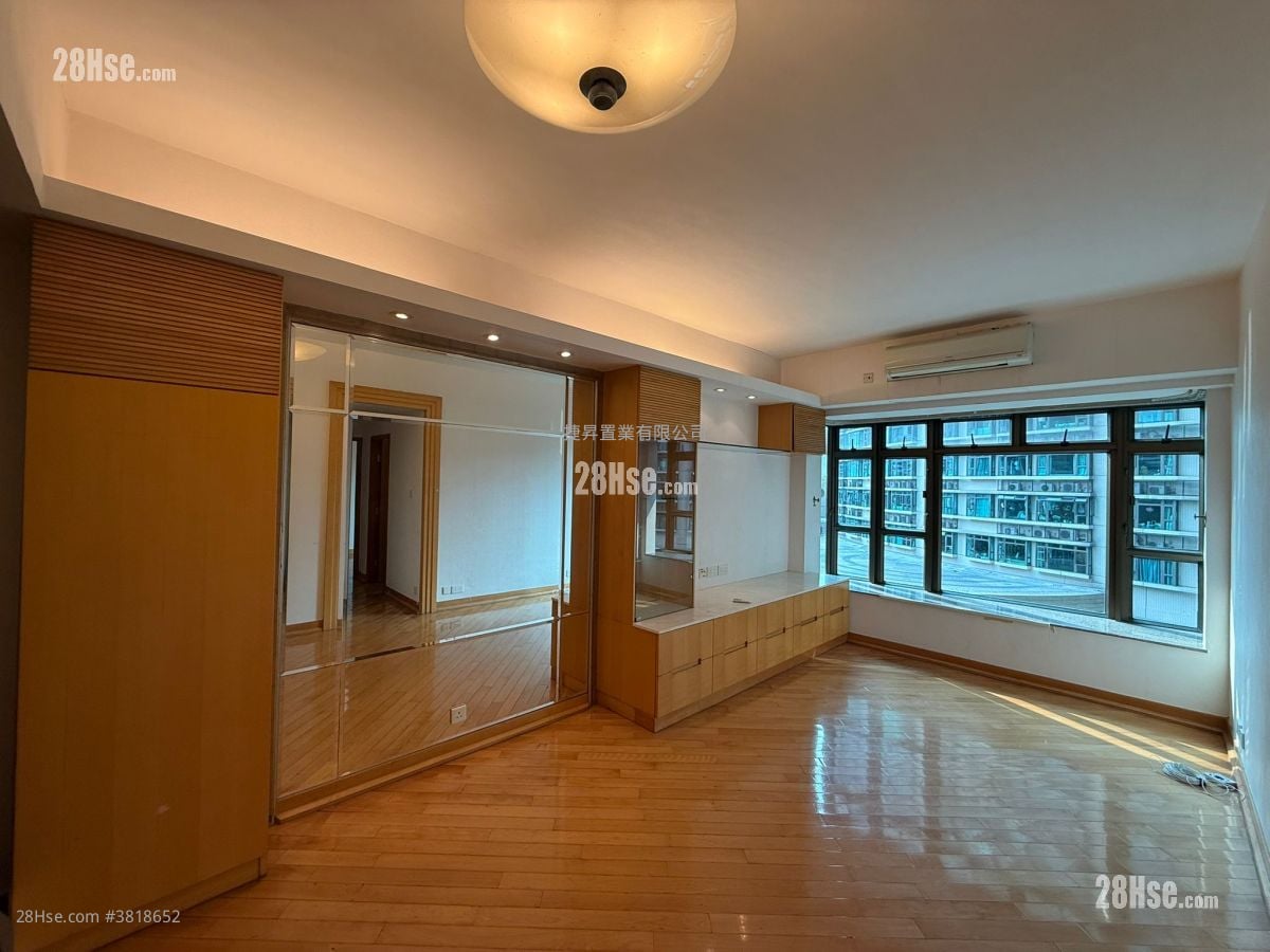 Royal Peninsula Sell 3 Bedrooms , 1 Bathroom 647 ft²