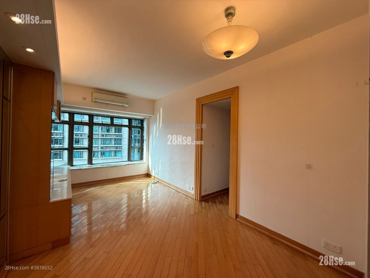 Royal Peninsula Sell 3 Bedrooms , 1 Bathroom 647 ft²