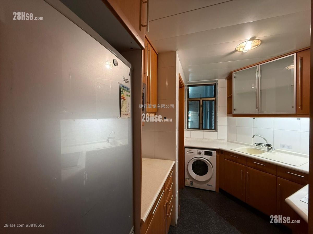 Royal Peninsula Sell 3 Bedrooms , 1 Bathroom 647 ft²