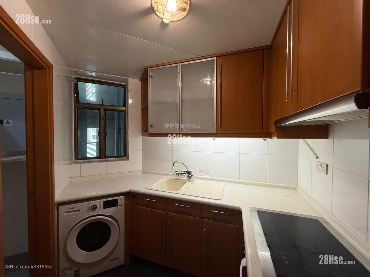 Royal Peninsula Sell 3 Bedrooms , 1 Bathroom 647 ft²