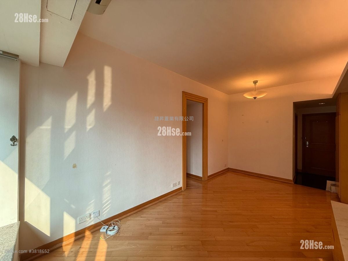 Royal Peninsula Sell 3 Bedrooms , 1 Bathroom 647 ft²