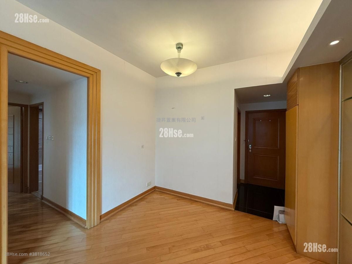 Royal Peninsula Sell 3 Bedrooms , 1 Bathroom 647 ft²