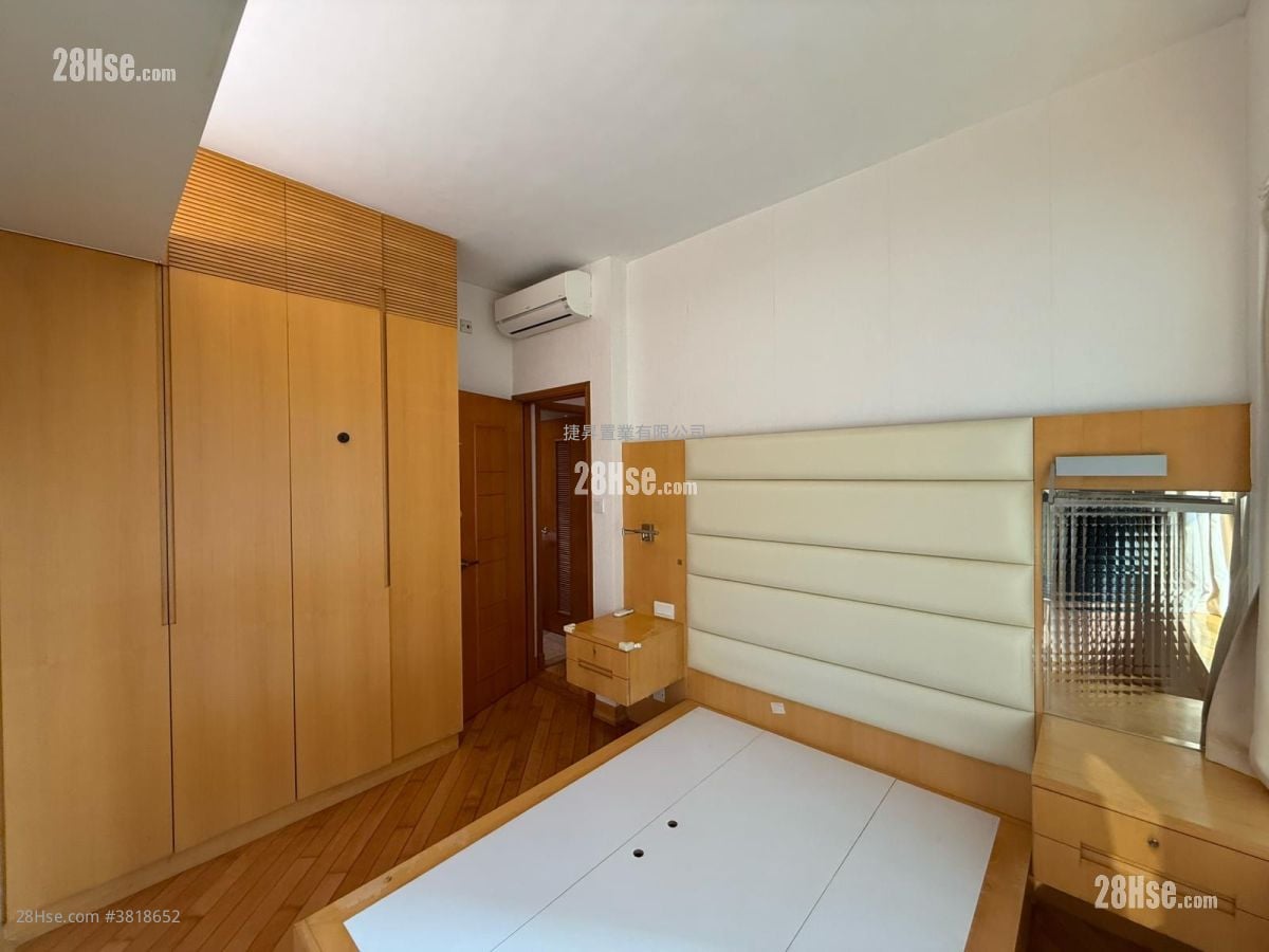 Royal Peninsula Sell 3 Bedrooms , 1 Bathroom 647 ft²