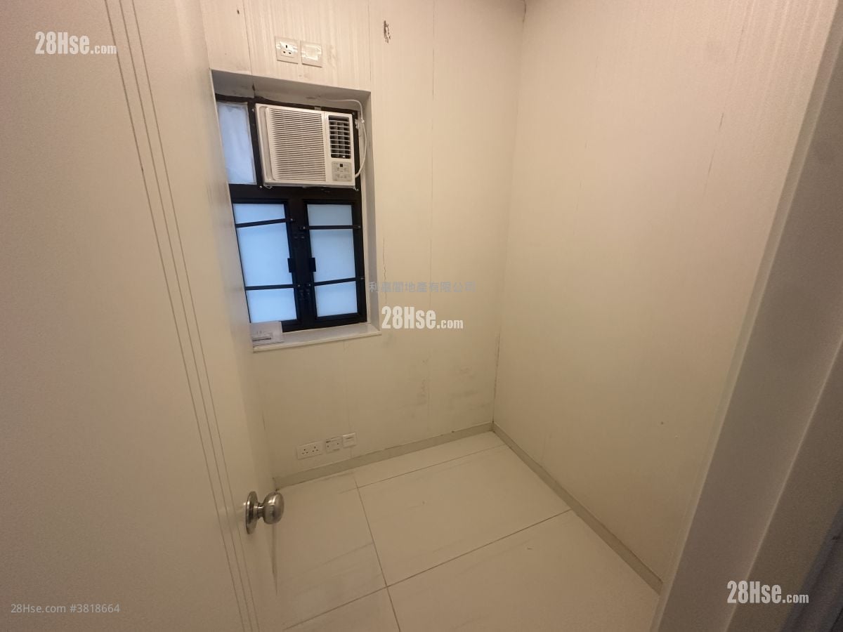 康泽花园 租盘 396 平方尺