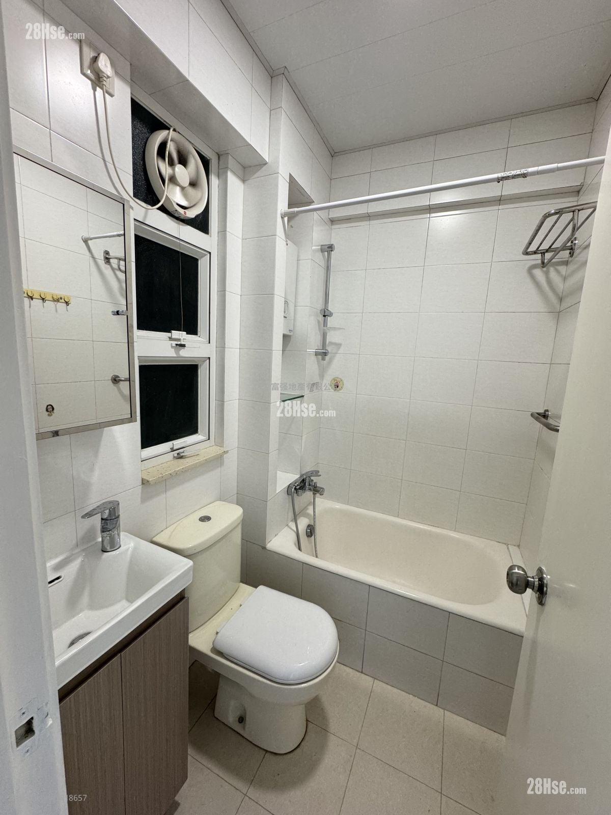 熙華大廈 租盤 2 房 336 平方呎