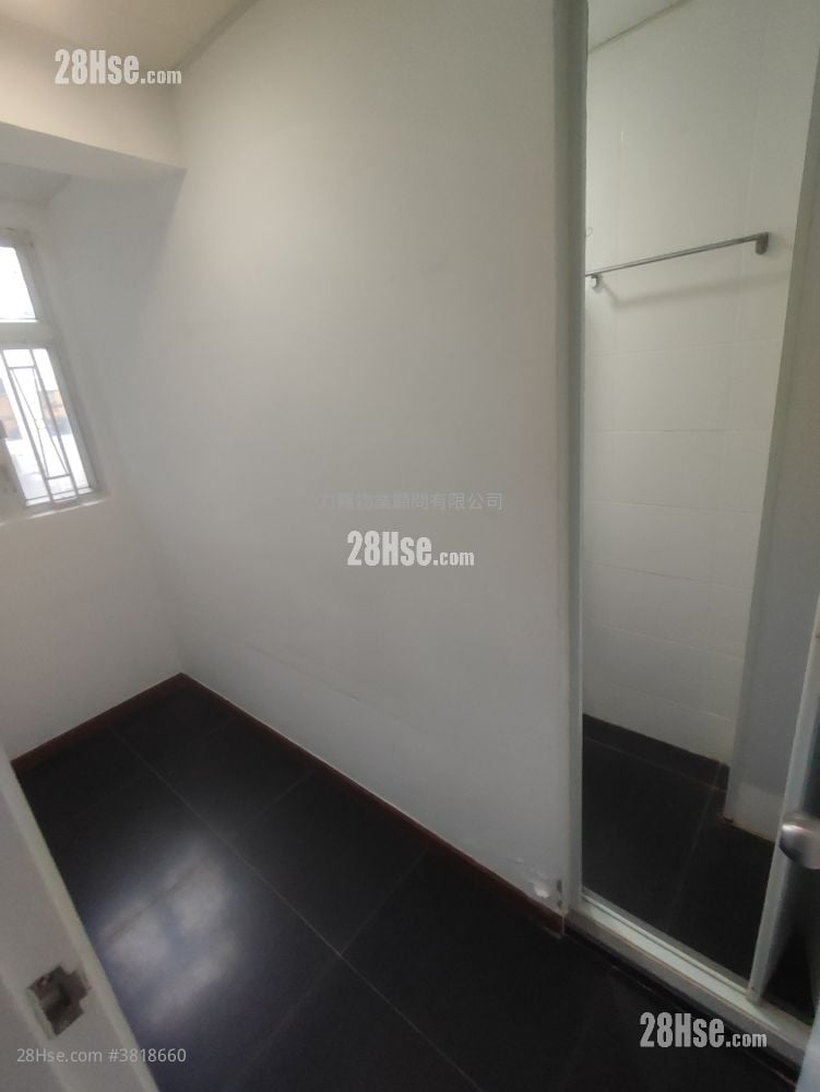 海华大厦 租盘 3 房 , 2 浴室 1,204 平方尺