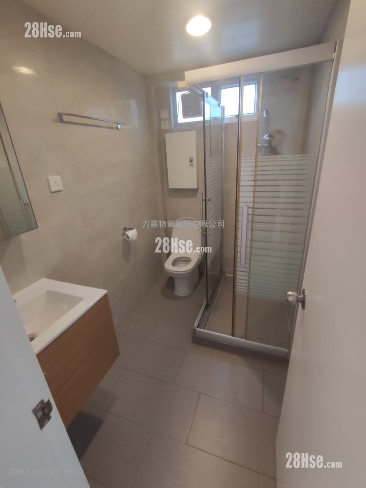 海华大厦 租盘 3 房 , 2 浴室 1,204 平方尺