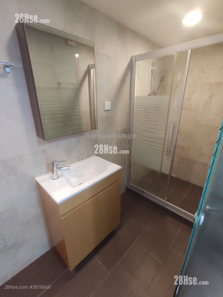 海华大厦 租盘 3 房 , 2 浴室 1,204 平方尺