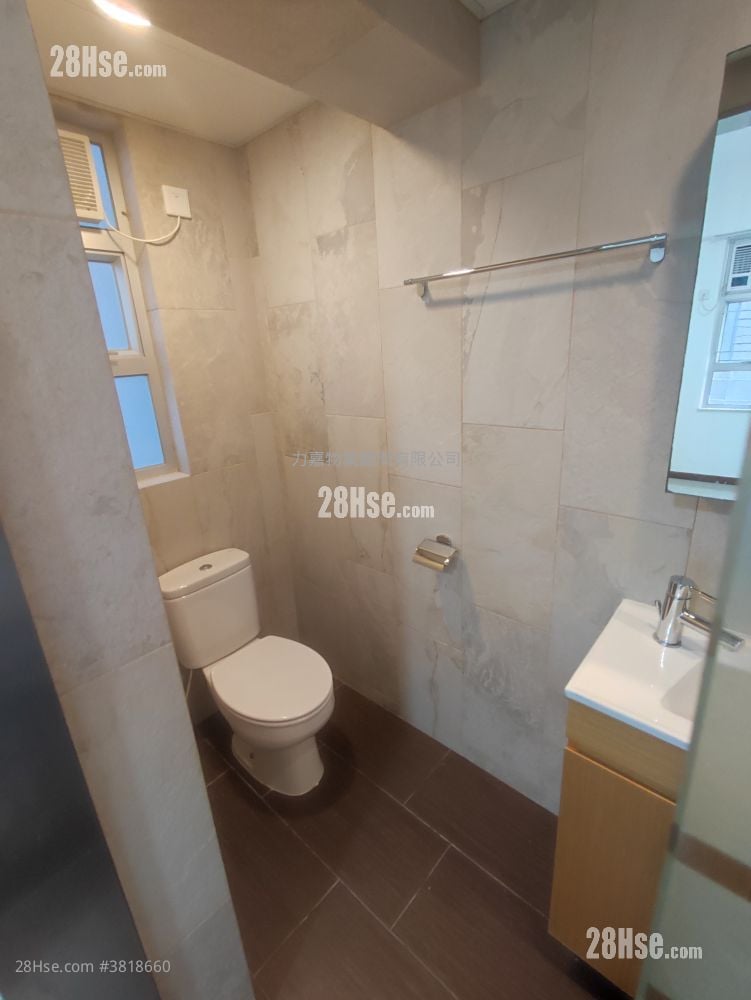 海华大厦 租盘 3 房 , 2 浴室 1,204 平方尺