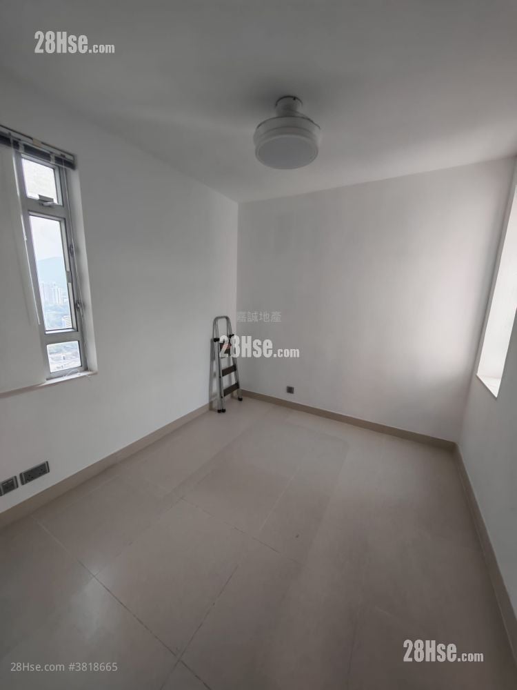 新兴花园 租盘 592 平方尺