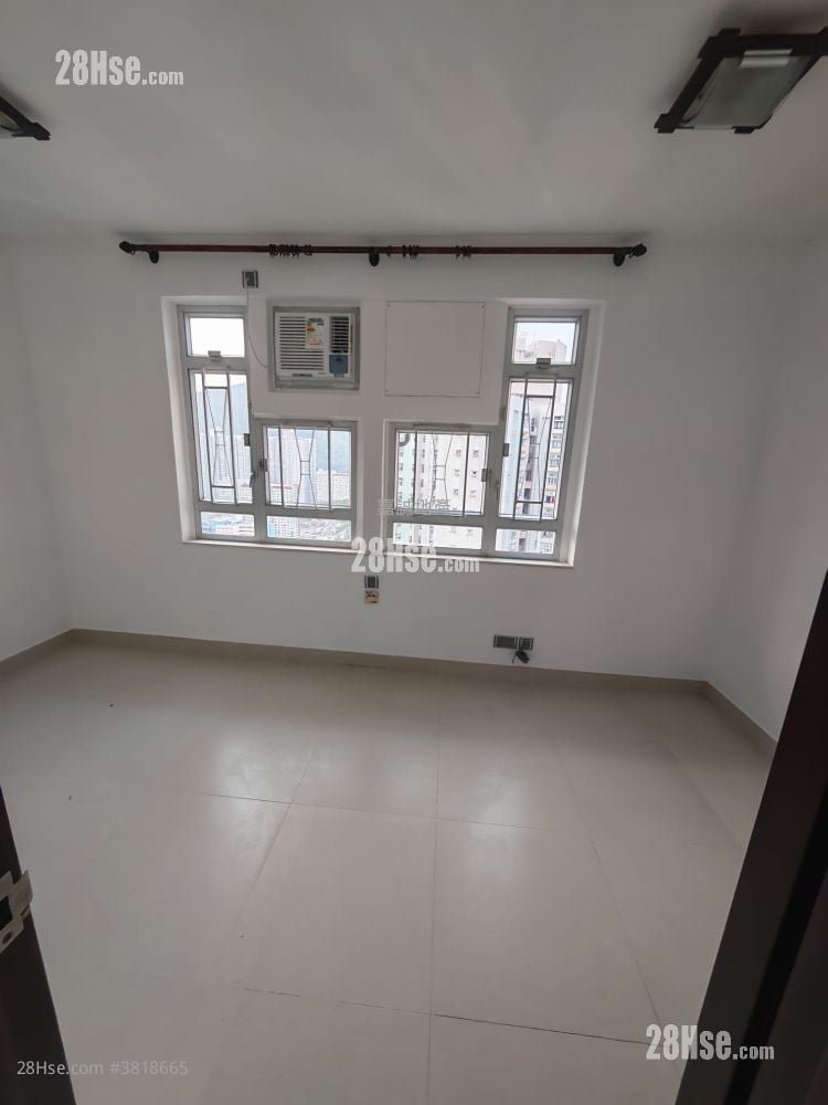 新兴花园 租盘 592 平方尺