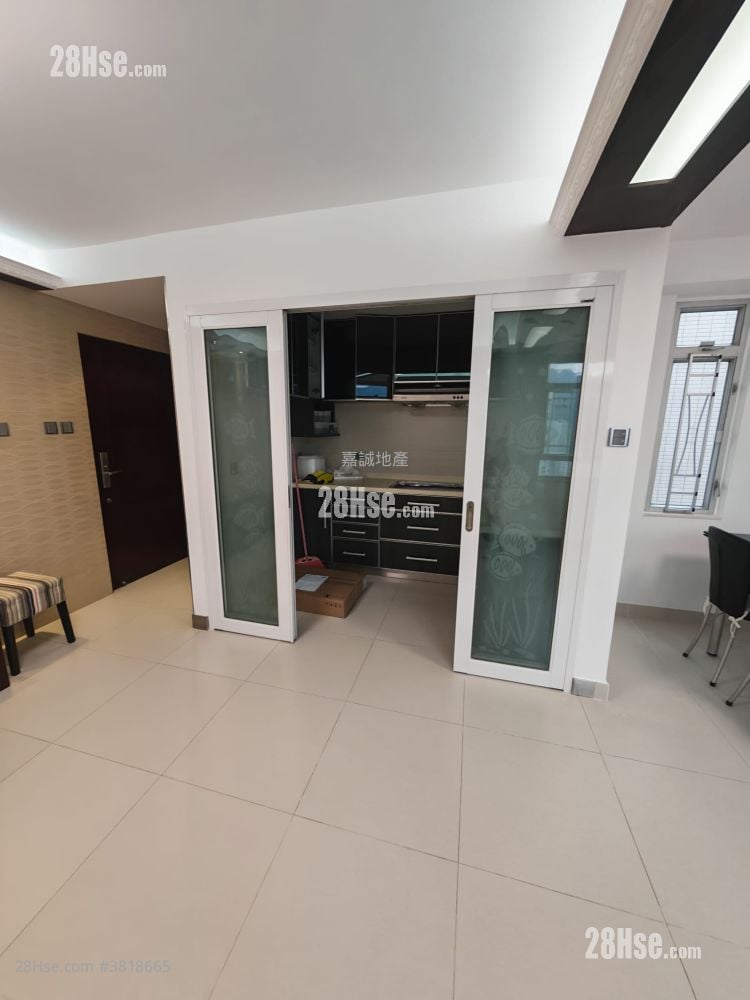 新兴花园 租盘 592 平方尺