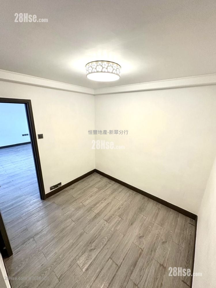 柴灣戲院大廈 租盤 3 房 , 1 浴室 399 平方呎