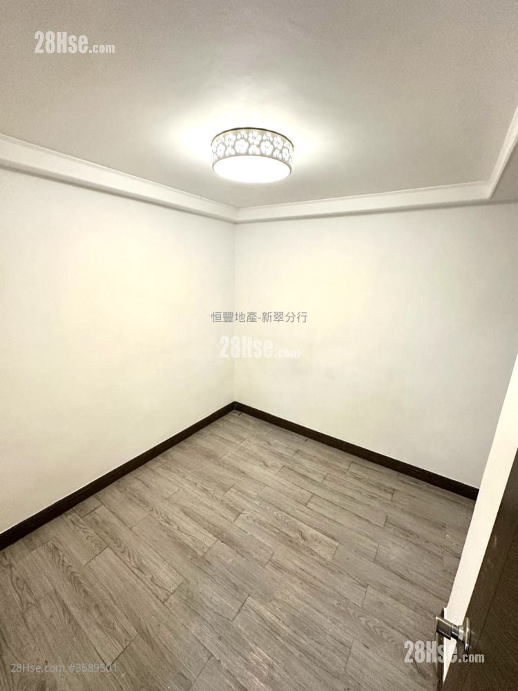 柴灣戲院大廈 租盤 3 房 , 1 浴室 399 平方呎