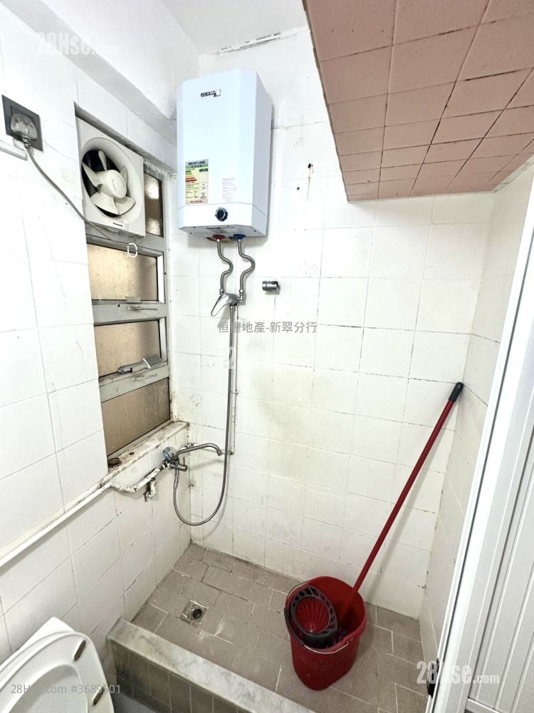 柴灣戲院大廈 租盤 3 房 , 1 浴室 399 平方呎