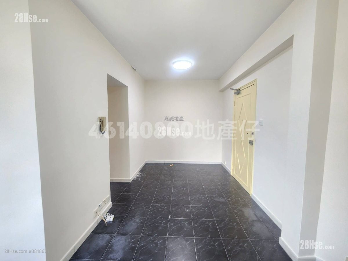 八號花園 租盤 438 平方呎