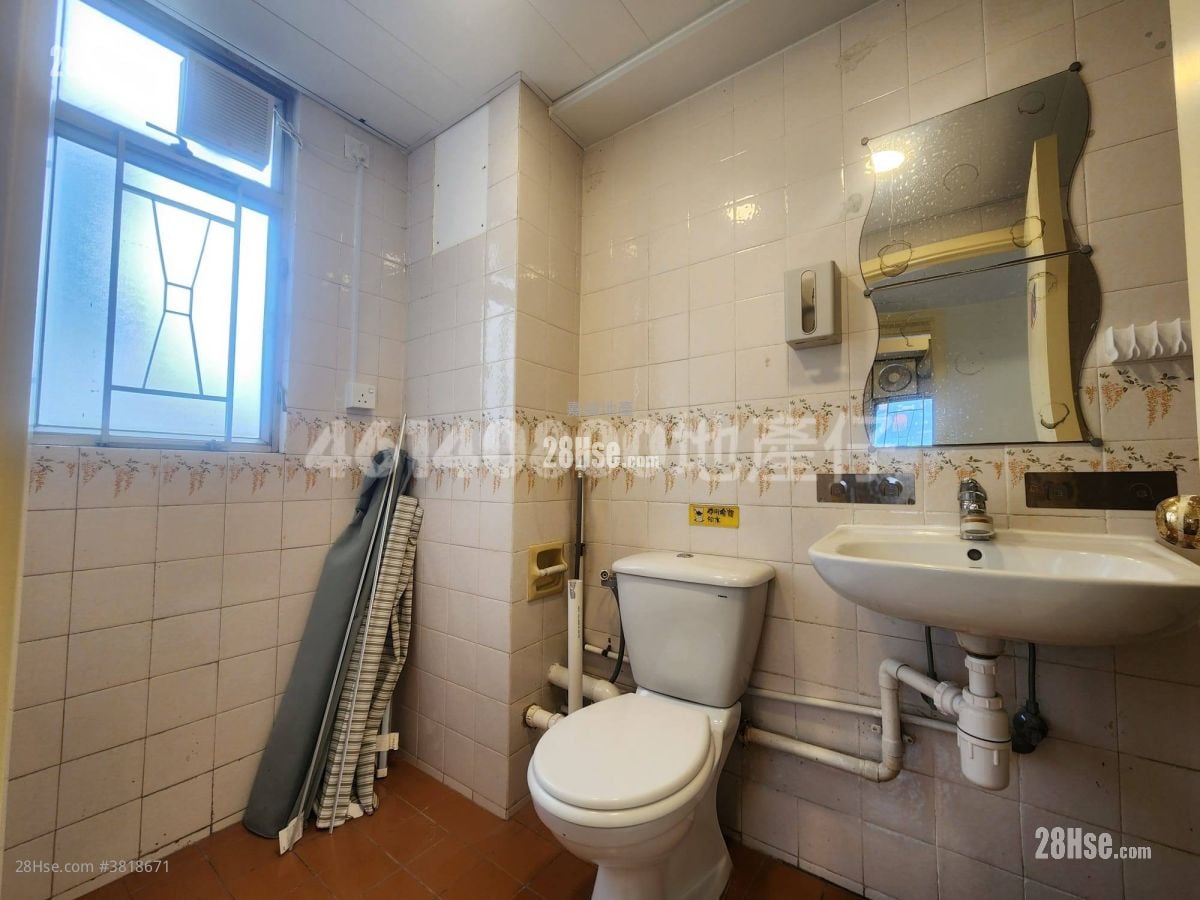 八號花園 租盤 438 平方呎