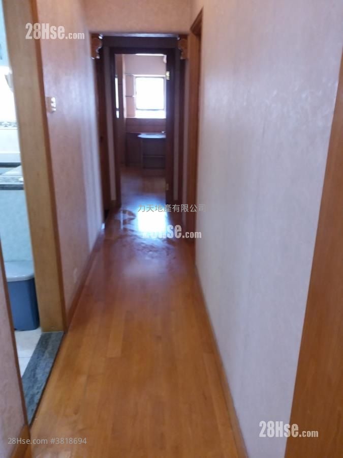 富豪花園 售盤 3 房 , 2 浴室 1,093 平方呎