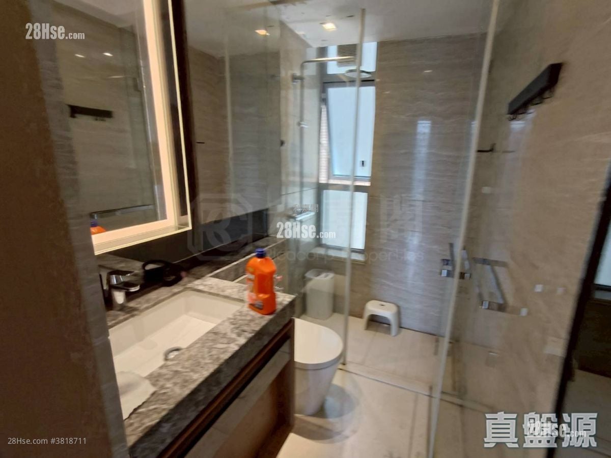 峻巒 租盤 3 房 716 平方呎